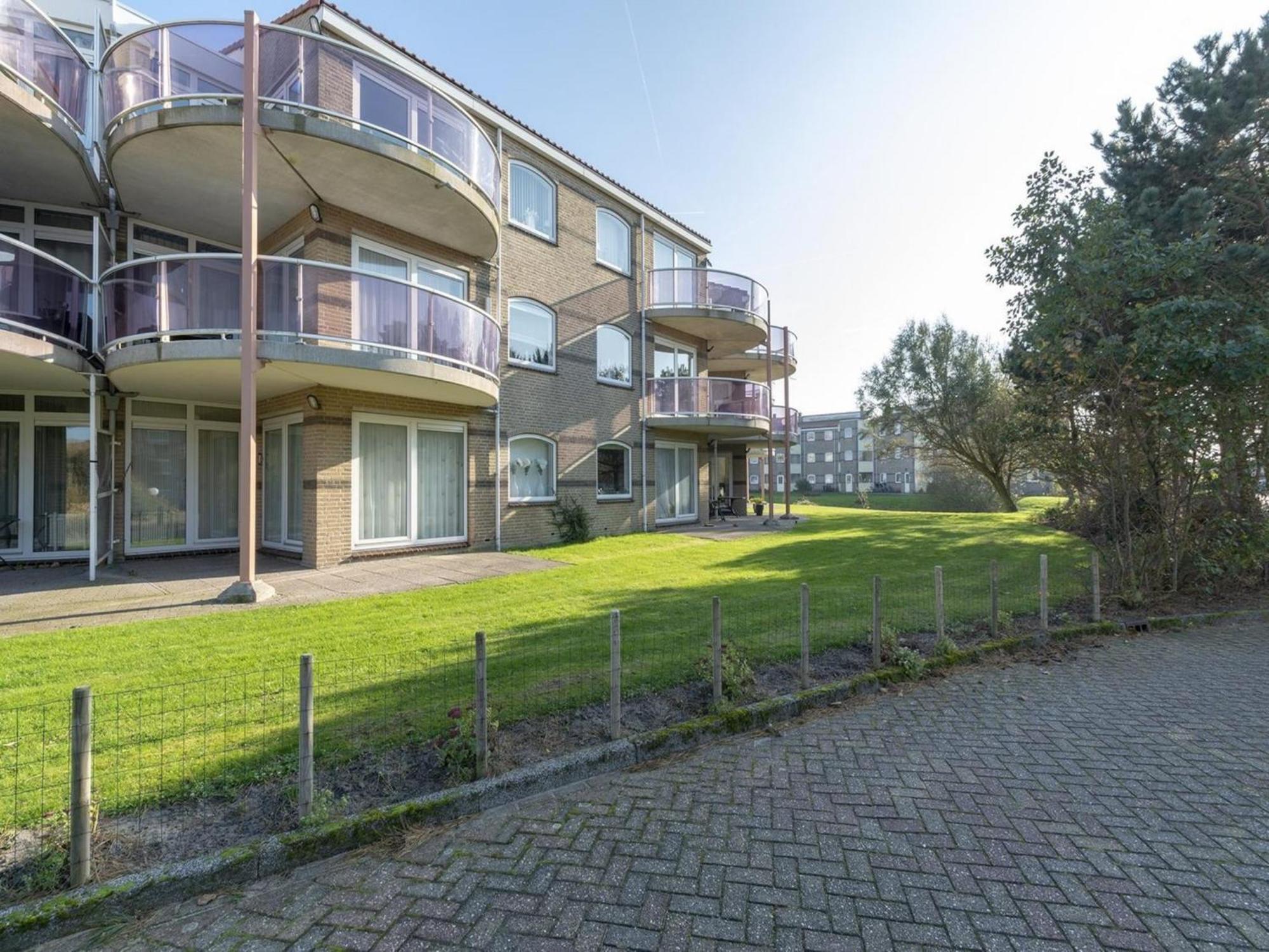 Stunning Apartment Near Sea By Belvilla Julianadorp Eksteriør bilde
