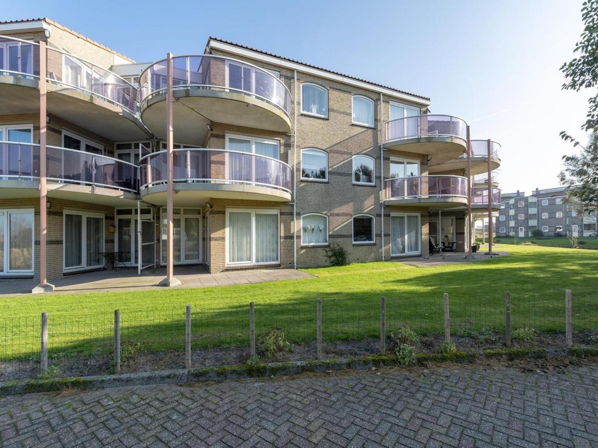 Stunning Apartment Near Sea By Belvilla Julianadorp Eksteriør bilde