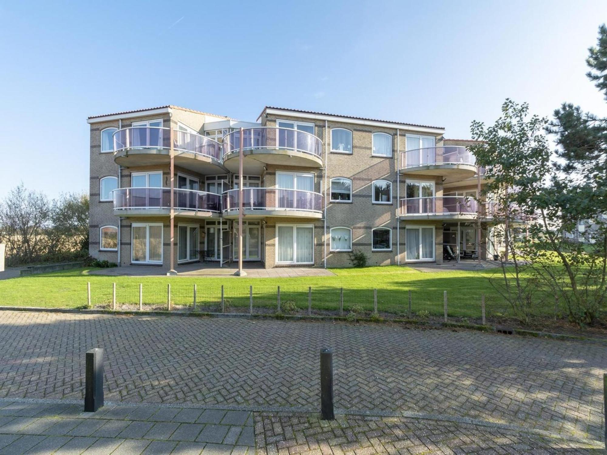 Stunning Apartment Near Sea By Belvilla Julianadorp Eksteriør bilde